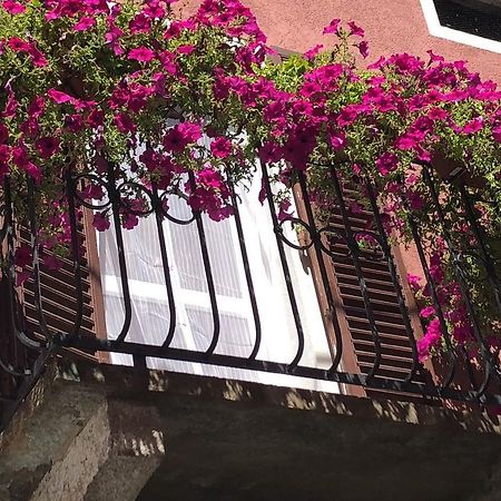 Отель La Casa Del Colonnello Верчелли Экстерьер фото